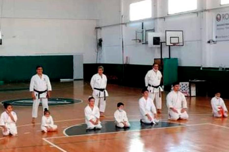 Alumnos de Karate fueron evaluados por una escuela nacional