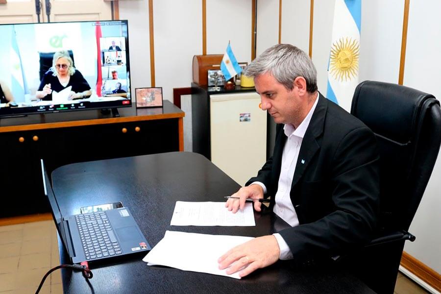 Walser firmó el convenio del programa Argentina Construye Solidaria