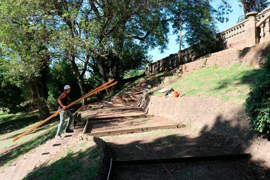 Trabajos de restauración bajo Parque Quirós