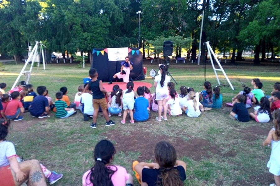 Conmemoración de los Derechos de Niñas, Niños y Adolescentes en el bajo Parque Quirós