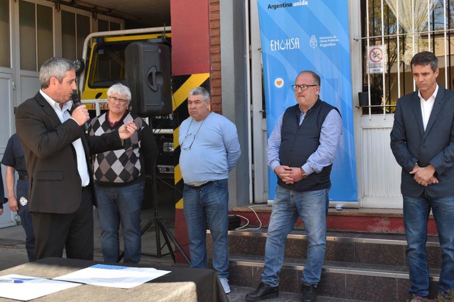 El Municipio de Colón recibió un camión cisterna para los Bomberos Voluntarios