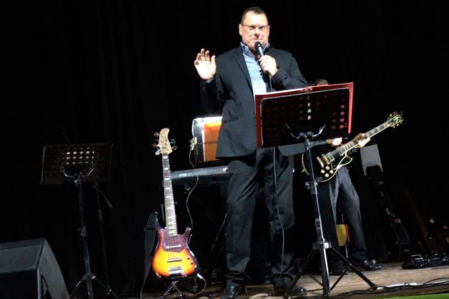 “Gari” Argüello celebró sus 50 años con la música