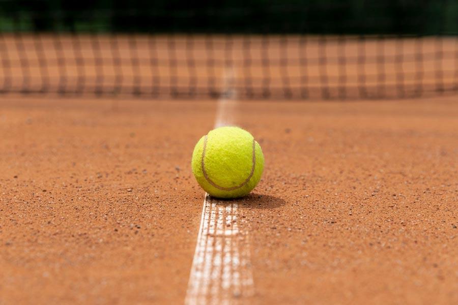 Clases gratuitas de tenis en el parque Quirós