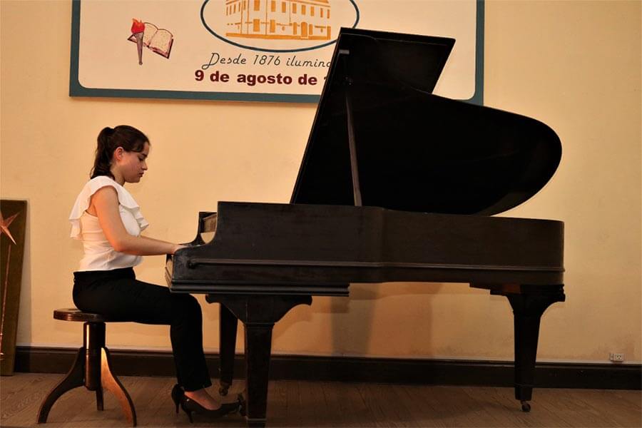 Presentación pianista Paloma Crespi