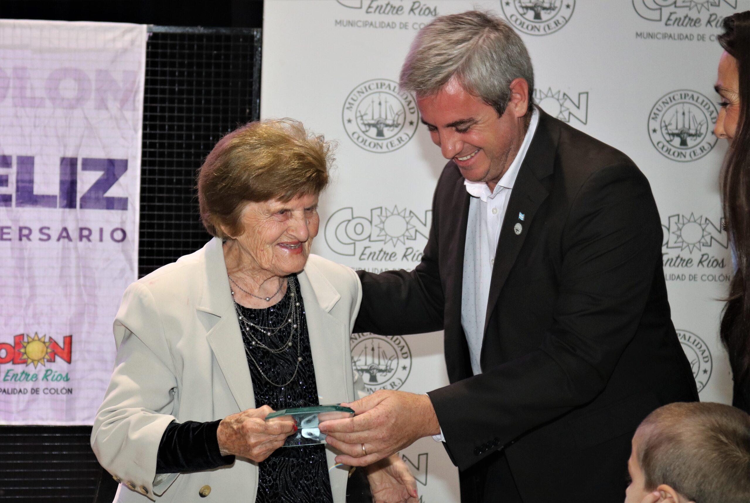 160-ANIV.-COLON-Homenaje-a-Celia-Vernas-y-Carlos-Conte-Grand-14-4-2023-3