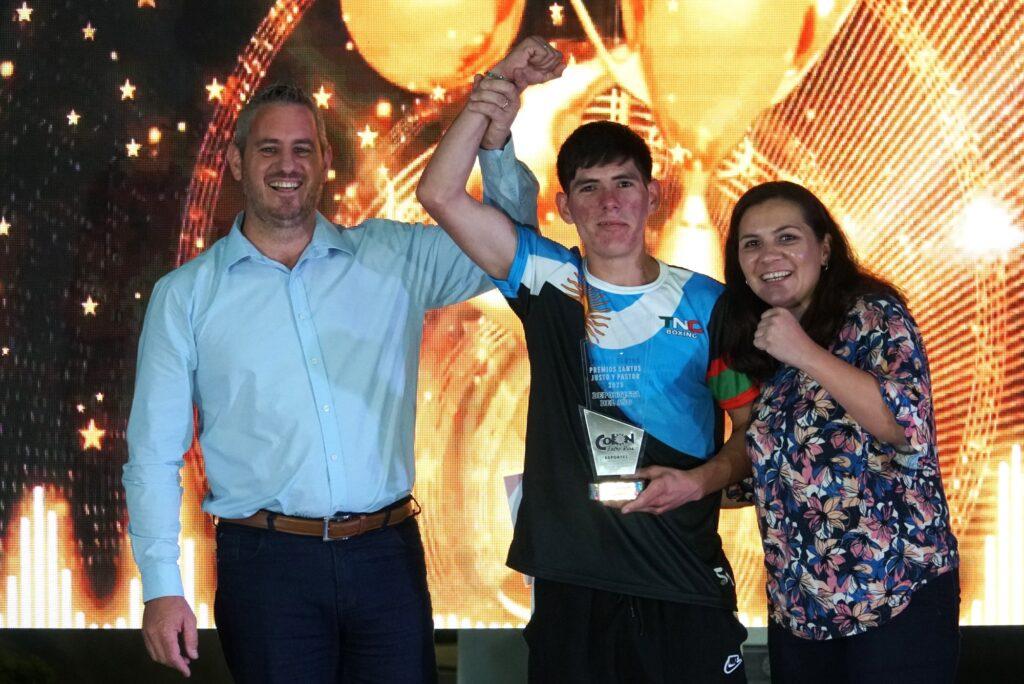El boxeador Alan Godoy ganó el premio Santos Justo y Pastor en Colón