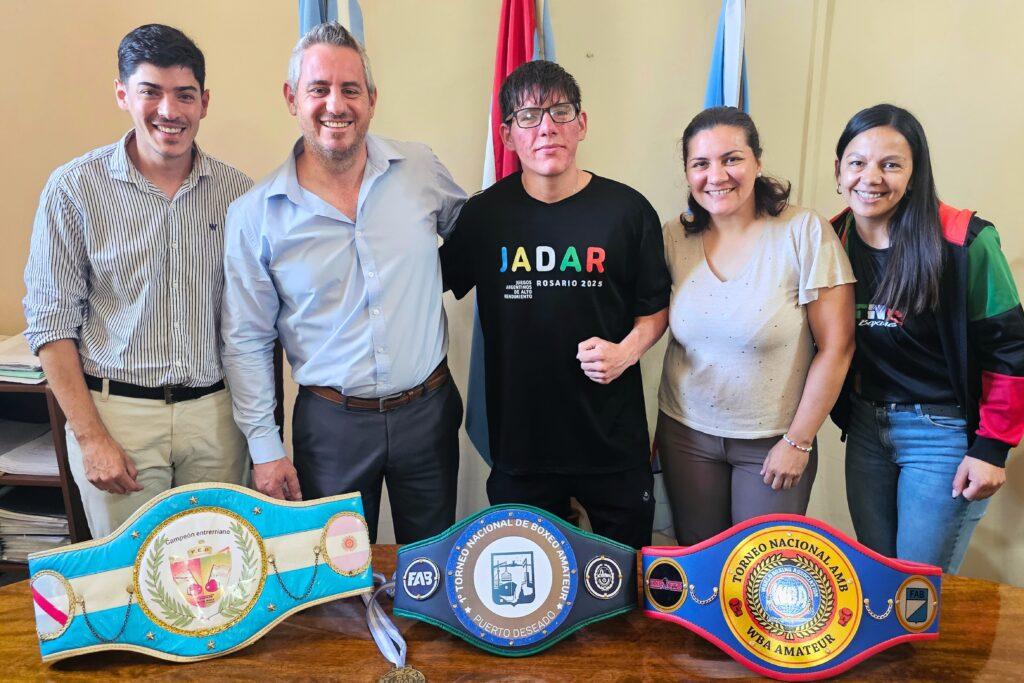 El intendente José Luis Walser distinguió al campeón colonense Alan Godoy, convocado al CeNARD y con dos títulos en disputa