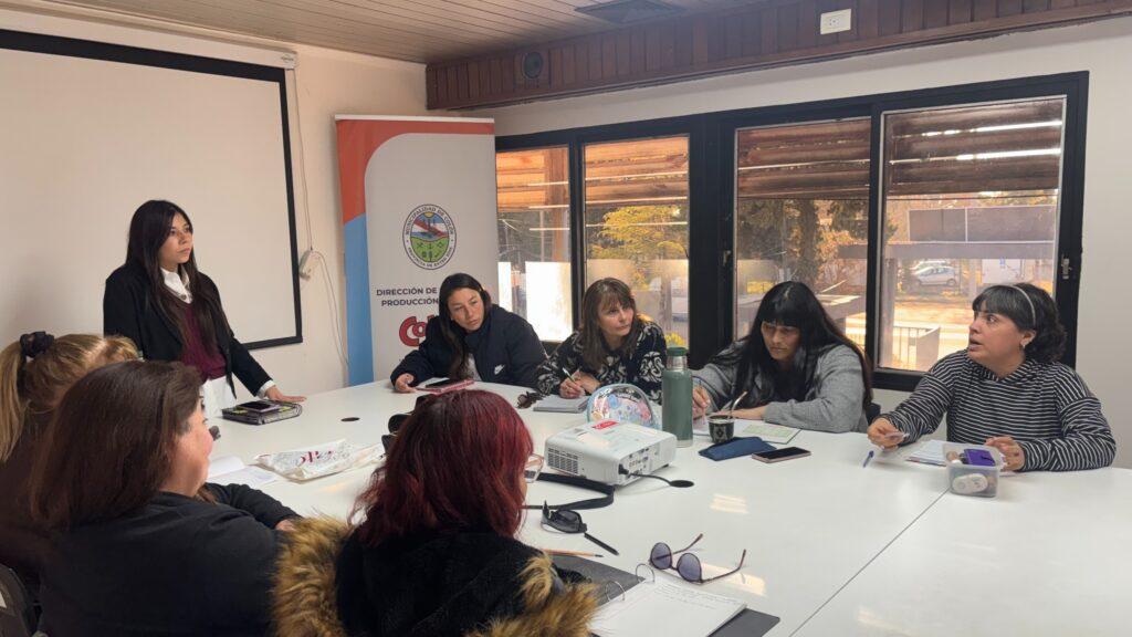 Colón inició la capacitación de Maquillaje Social con una gran convocatoria